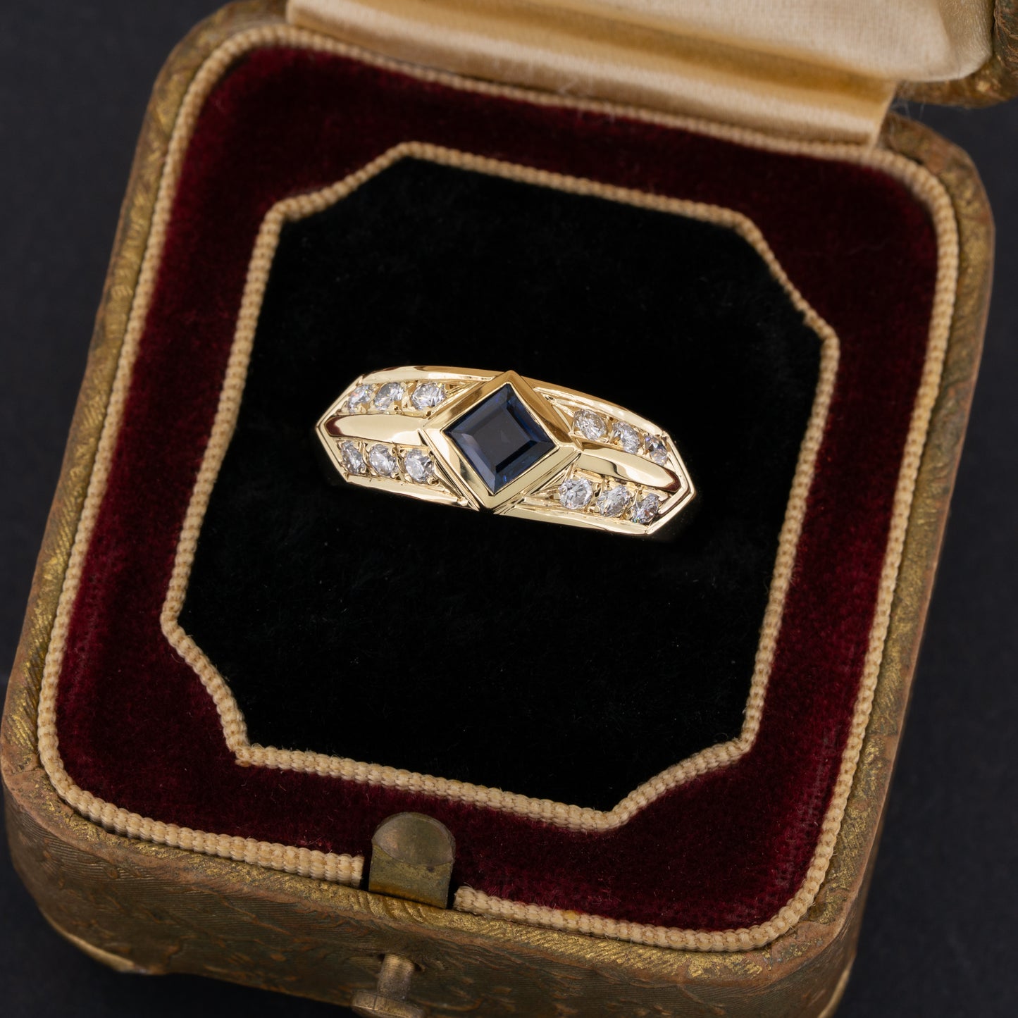 Vintage Natural Blue Sapphire and Diamond Ring in 14k Gold
