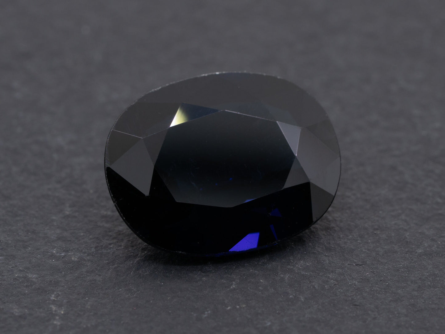 5.48ct GIA Certified Dark Blue Natural Sapphire Oval Cut - Redpoint Jewelry