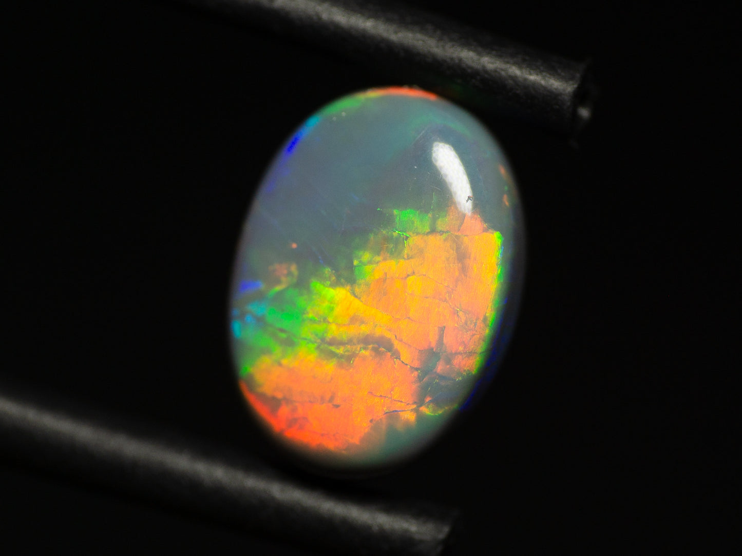 2.01 Carat Dark Opal Oval Cabochon Lightning Ridge Australia - Redpoint Jewelry 