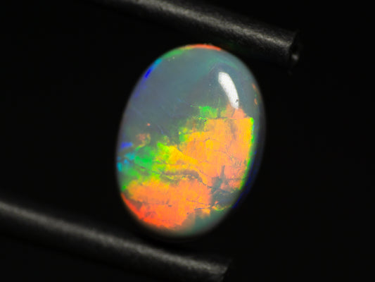 2.01 Carat Dark Opal Oval Cabochon Lightning Ridge Australia - Redpoint Jewelry 