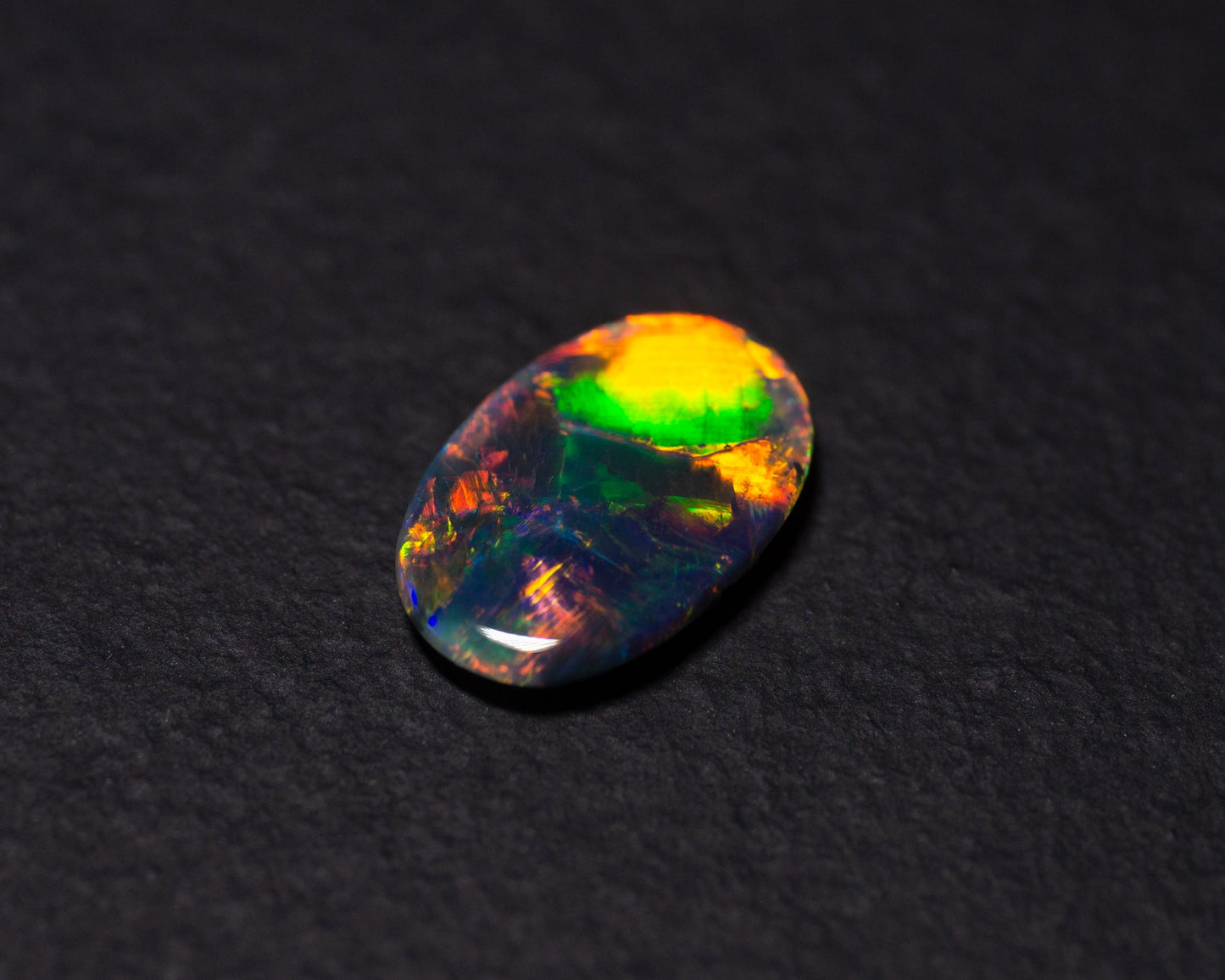 1.40 Carat Black Opal Oval Cabochon Lightning Ridge Australia - Redpoint Jewelry 