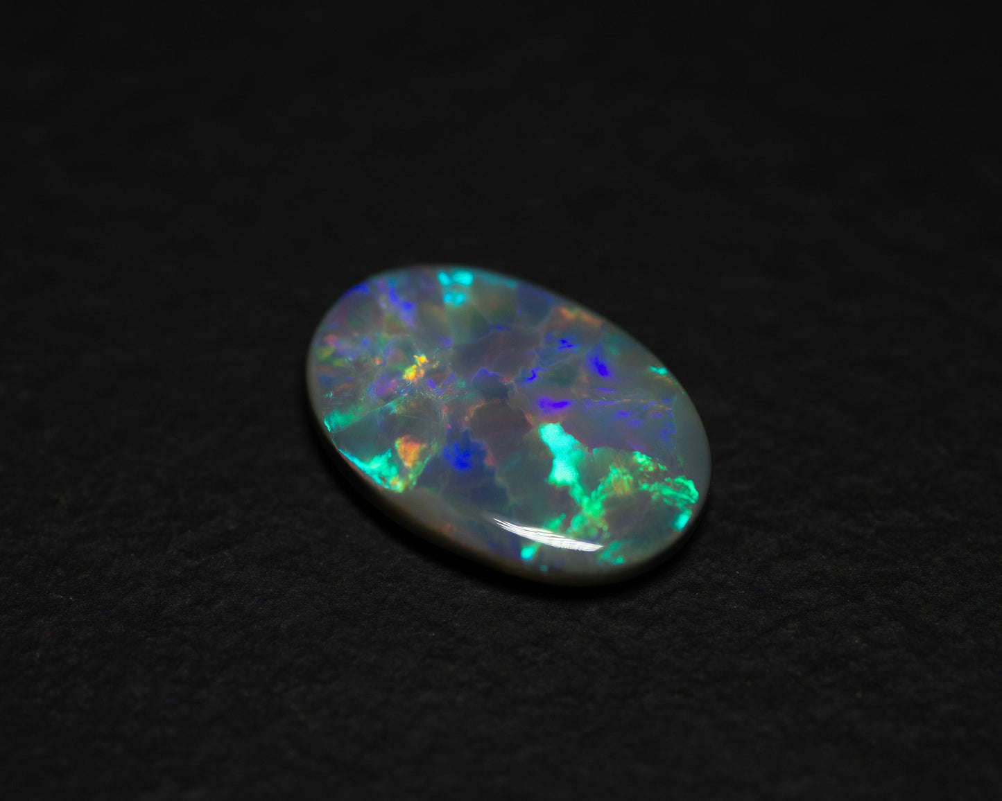 3.28 Carat Dark Opal Oval Cabochon Lightning Ridge Australia - Redpoint Jewelry 