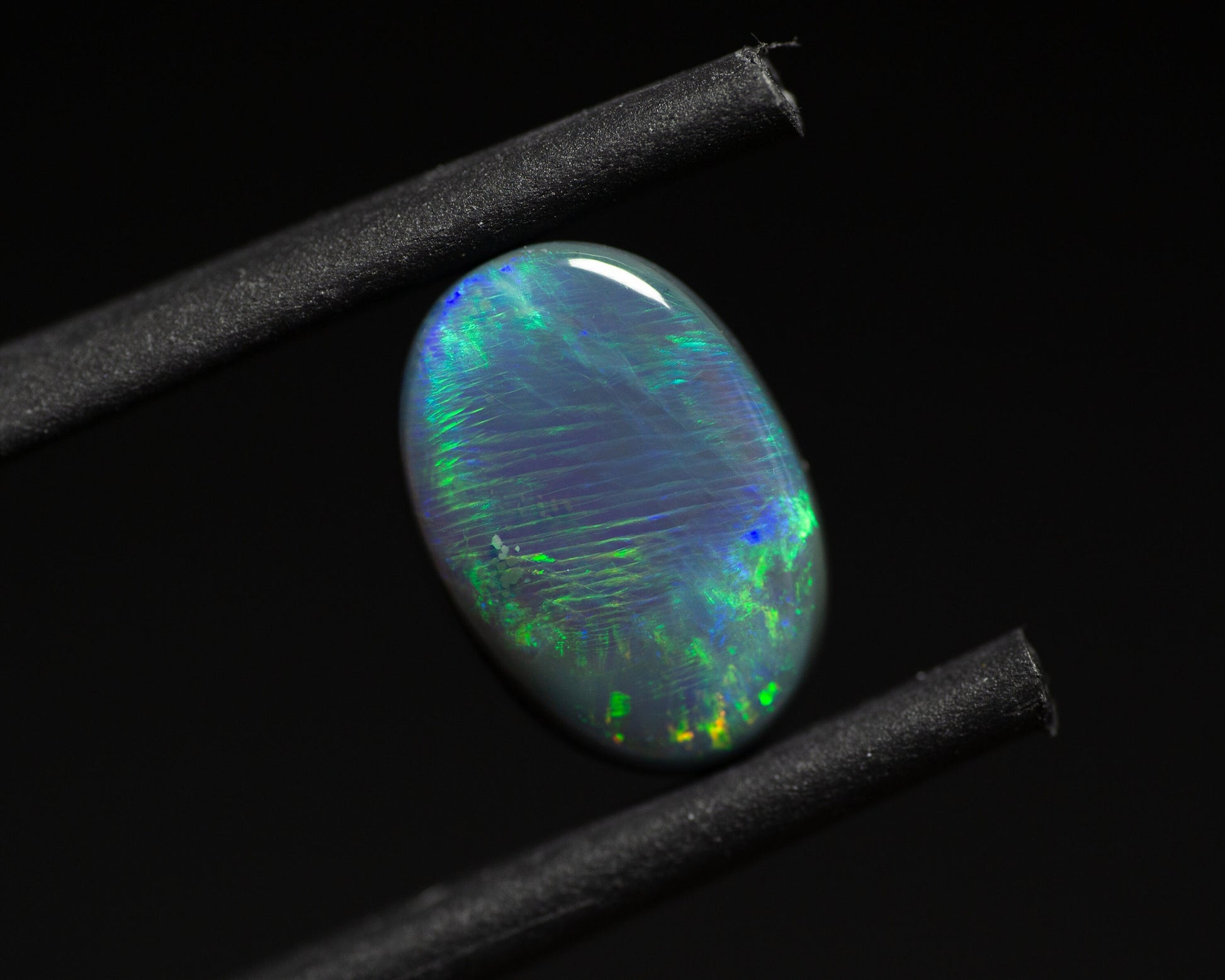 1.43 Carat Black Opal Oval Cabochon Lightning Ridge Australia - Redpoint Jewelry 