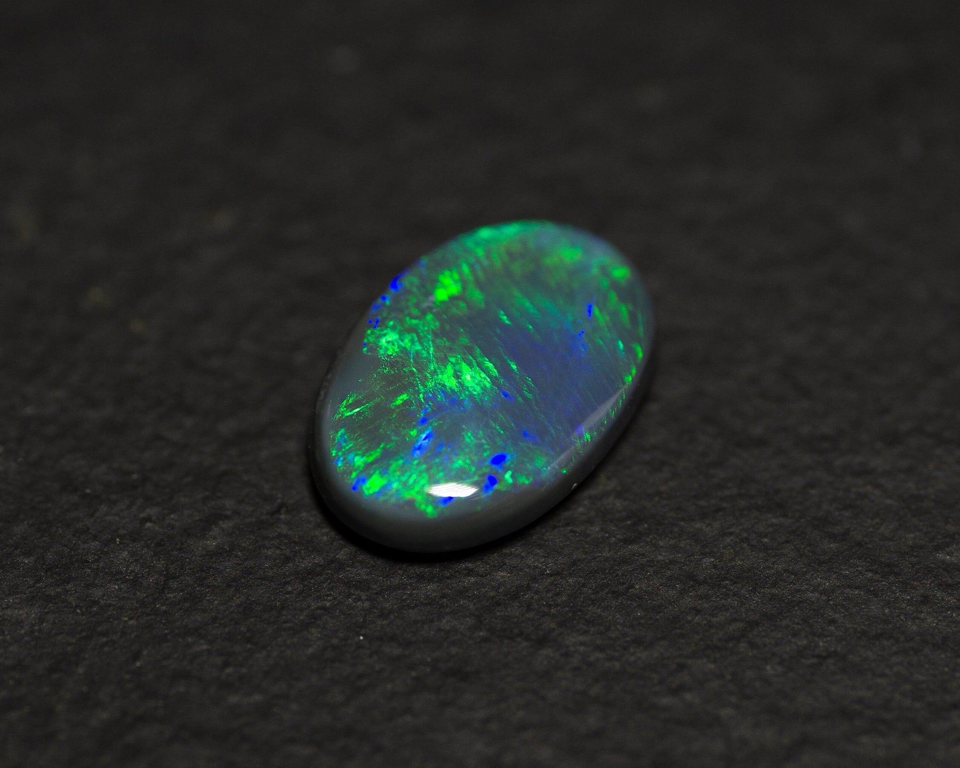 1.43 Carat Black Opal Oval Cabochon Lightning Ridge Australia - Redpoint Jewelry 