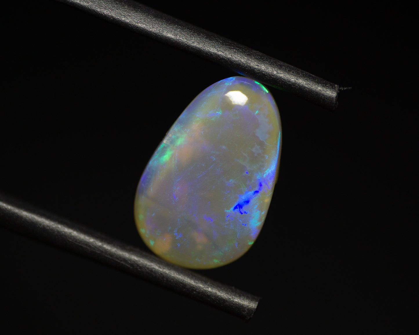 3.03 Carat Crystal Opal Drop Shape Cabochon Lightning Ridge Australia - Redpoint Jewelry 