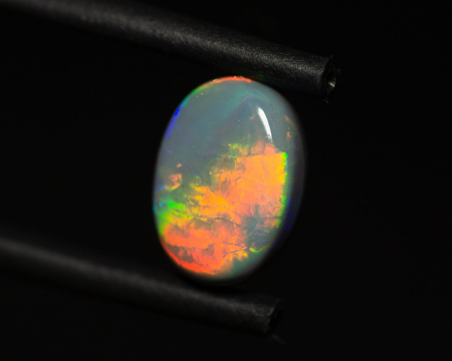 2.01 Carat Dark Opal Oval Cabochon Lightning Ridge Australia - Redpoint Jewelry 