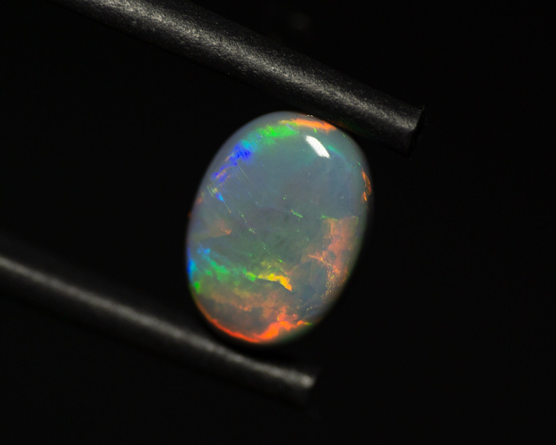 2.01 Carat Dark Opal Oval Cabochon Lightning Ridge Australia - Redpoint Jewelry 