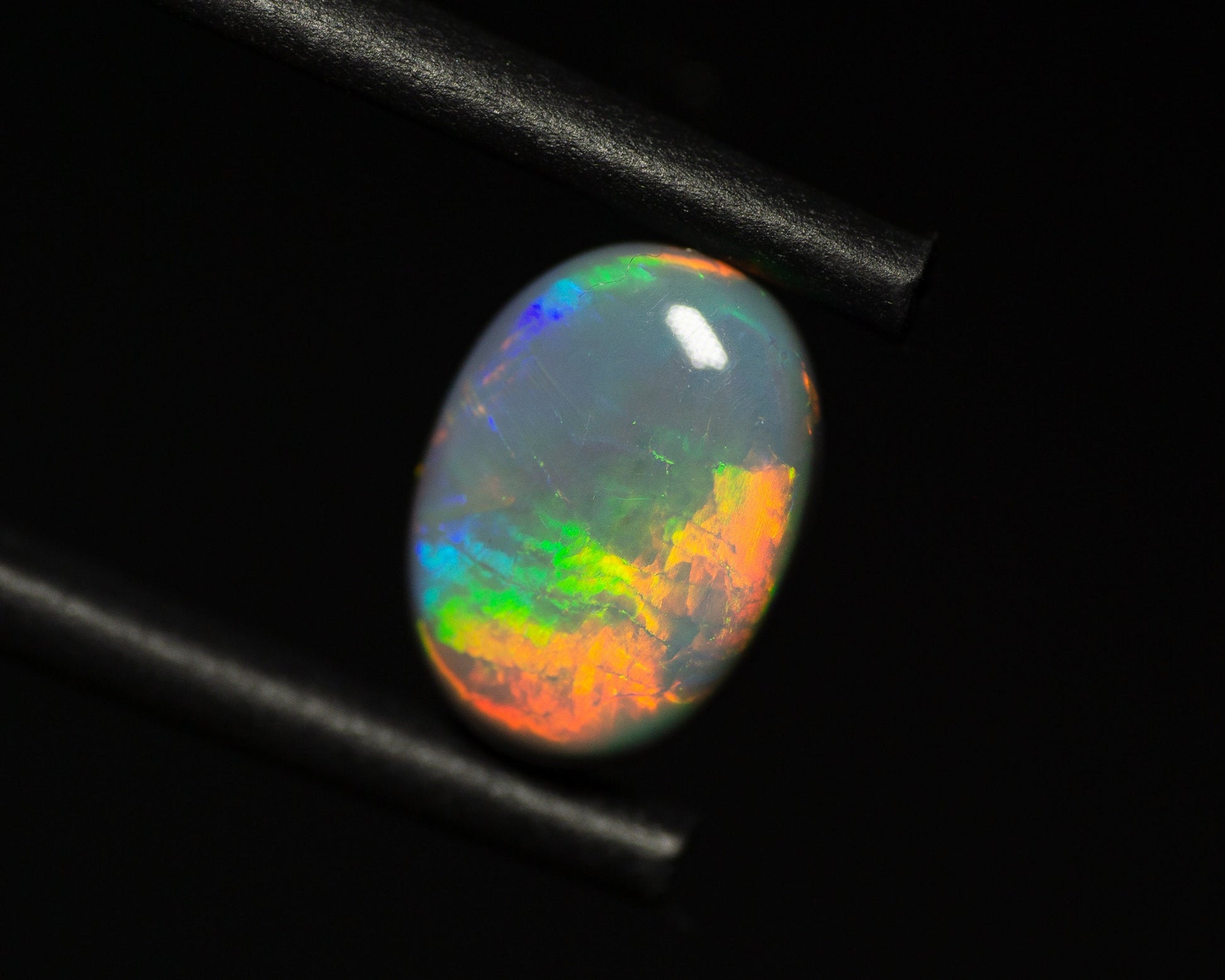 2.01 Carat Dark Opal Oval Cabochon Lightning Ridge Australia - Redpoint Jewelry 