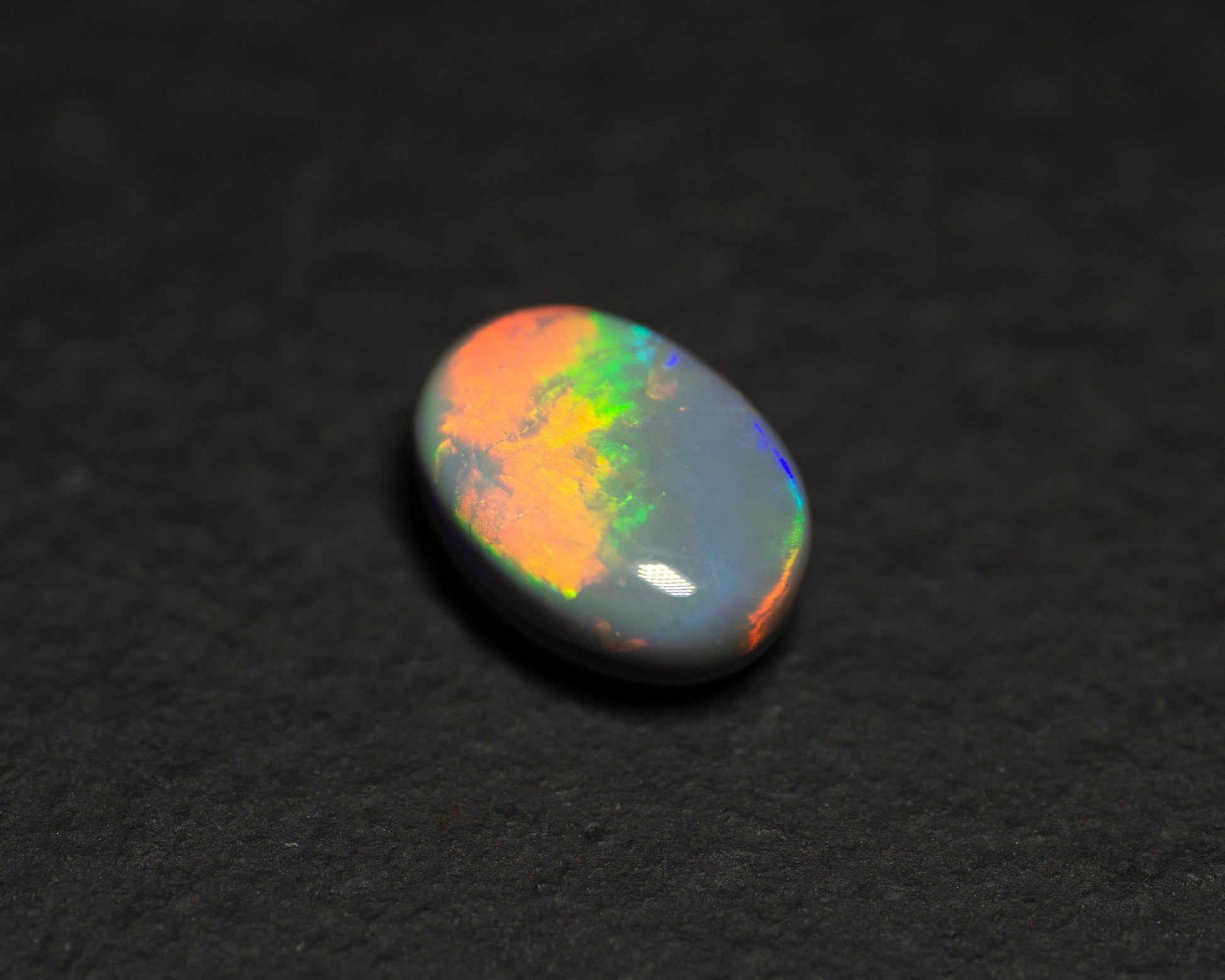 2.01 Carat Dark Opal Oval Cabochon Lightning Ridge Australia - Redpoint Jewelry 