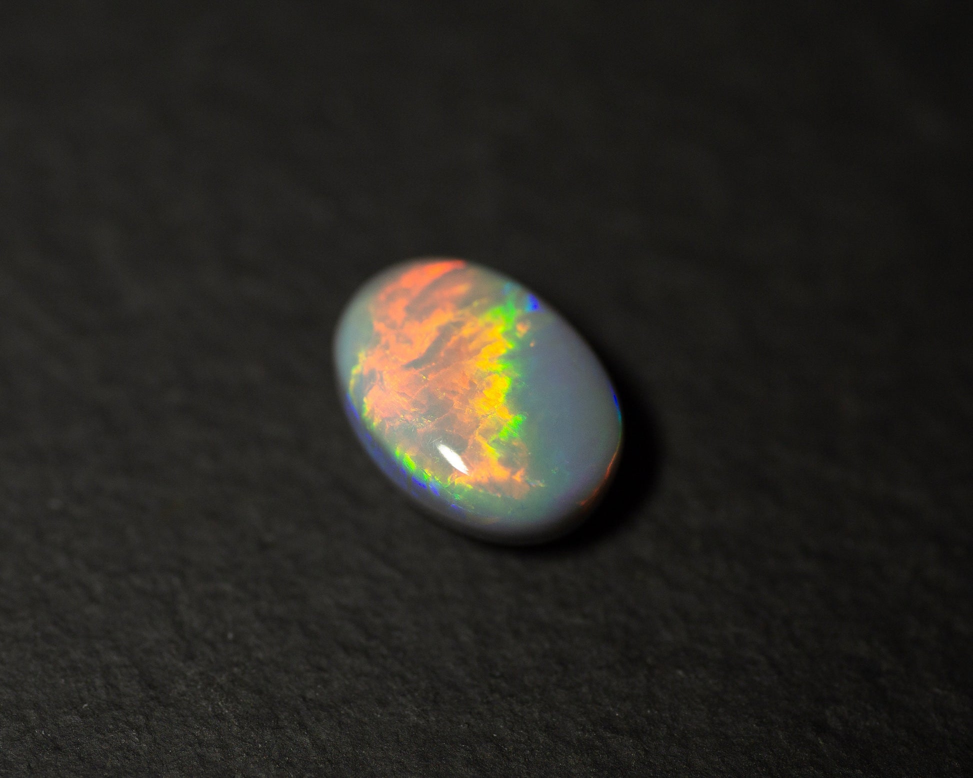 2.01 Carat Dark Opal Oval Cabochon Lightning Ridge Australia - Redpoint Jewelry 