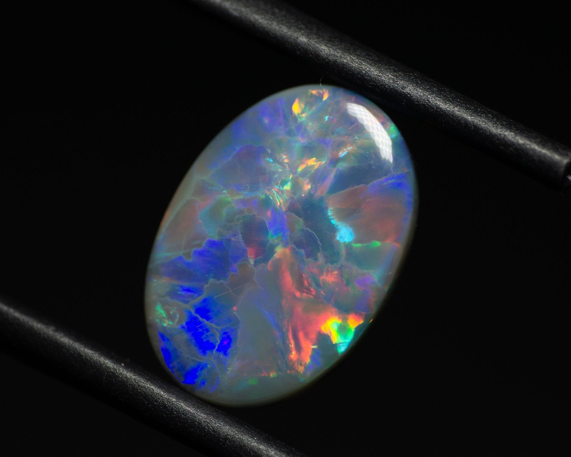 3.28 Carat Dark Opal Oval Cabochon Lightning Ridge Australia - Redpoint Jewelry 