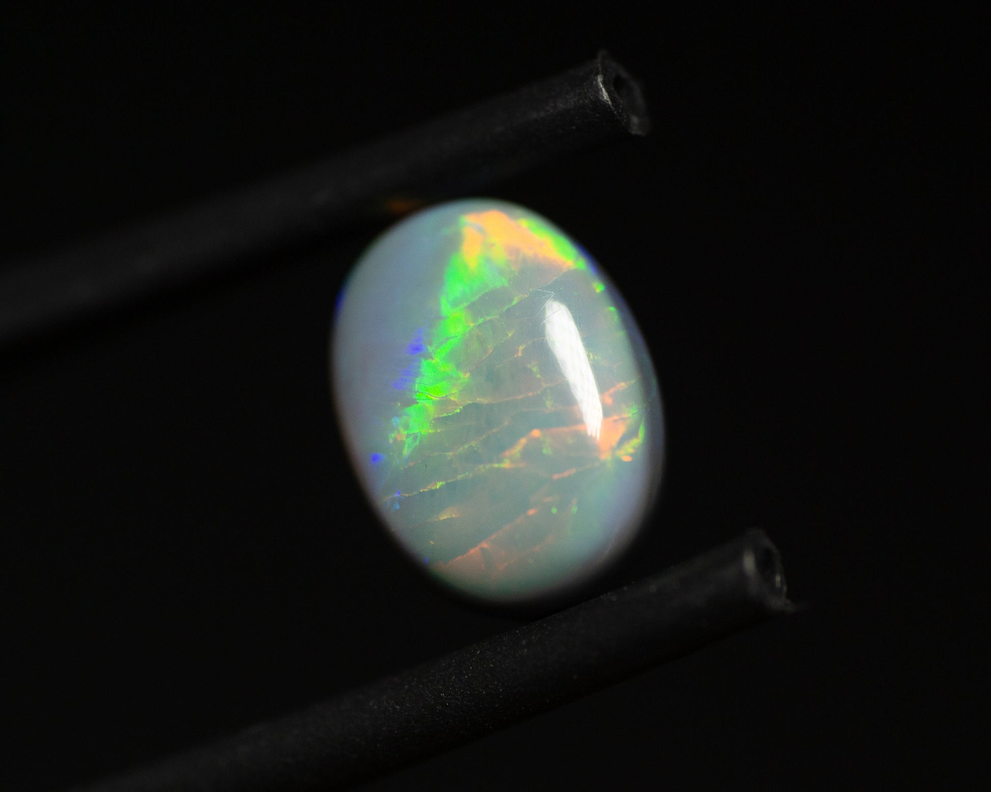 2.01 Carat Dark Opal Oval Cabochon Lightning Ridge Australia - Redpoint Jewelry 