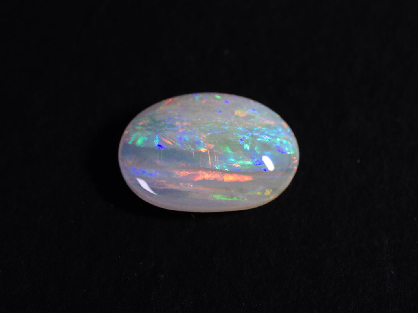 3.65 Carat Australian Vertical Seam White Crystal Opal Oval Cabochon Gemstone - Redpoint Jewelry 