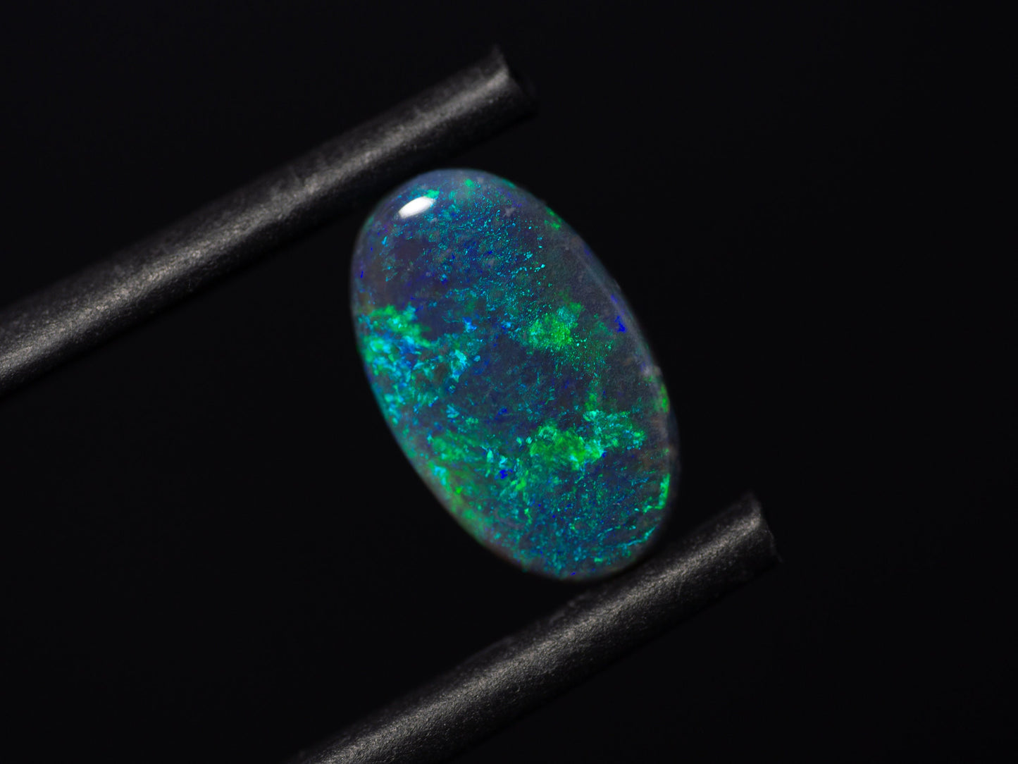 1.53 Carat Australian Black Opal Oval Cabochon Lightning Ridge - Redpoint Jewelry 