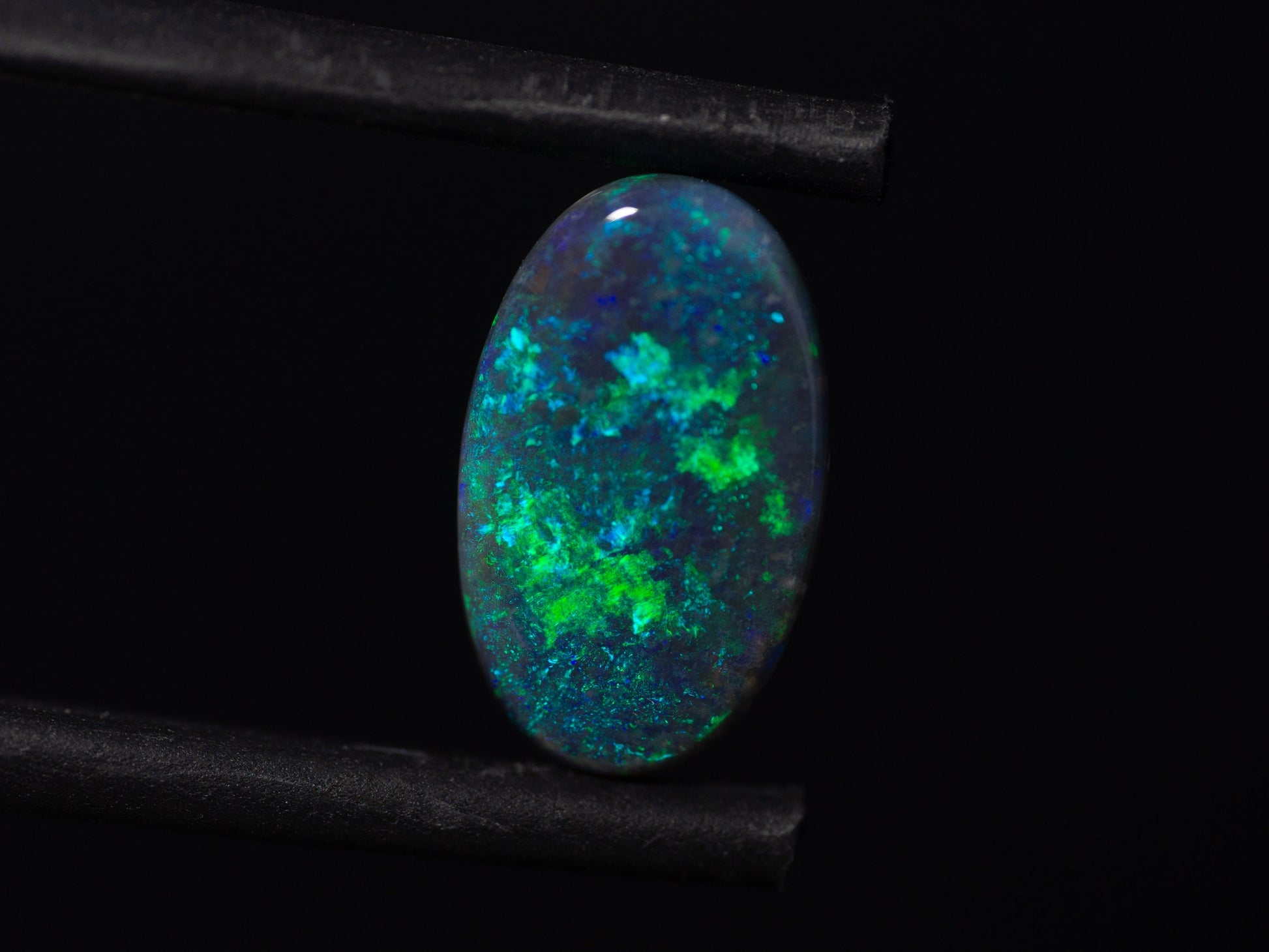 1.53 Carat Australian Black Opal Oval Cabochon Lightning Ridge - Redpoint Jewelry 