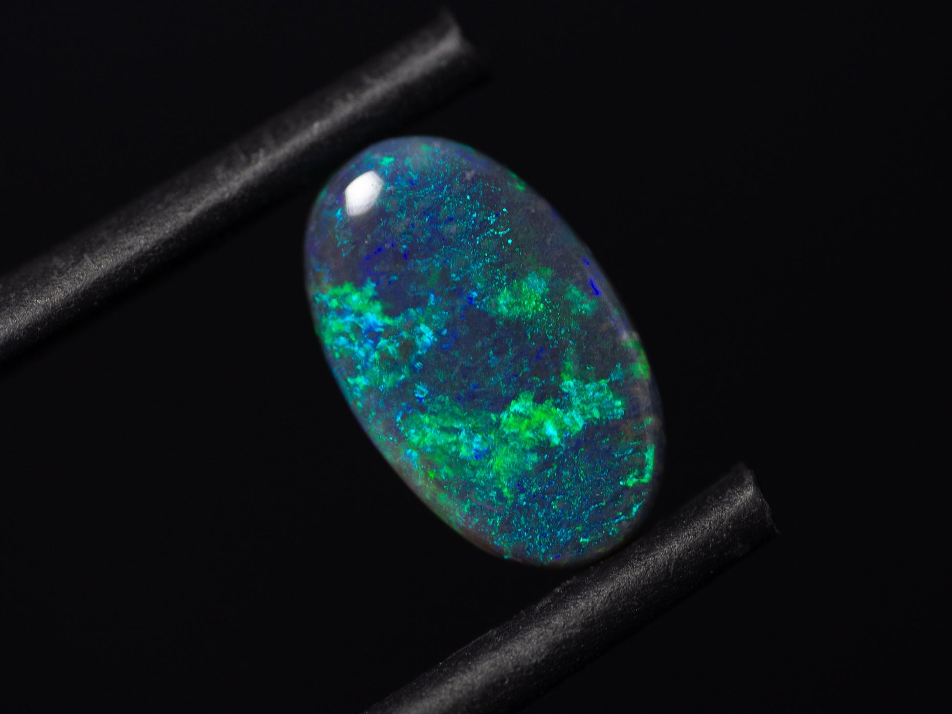 1.53 Carat Australian Black Opal Oval Cabochon Lightning Ridge - Redpoint Jewelry 