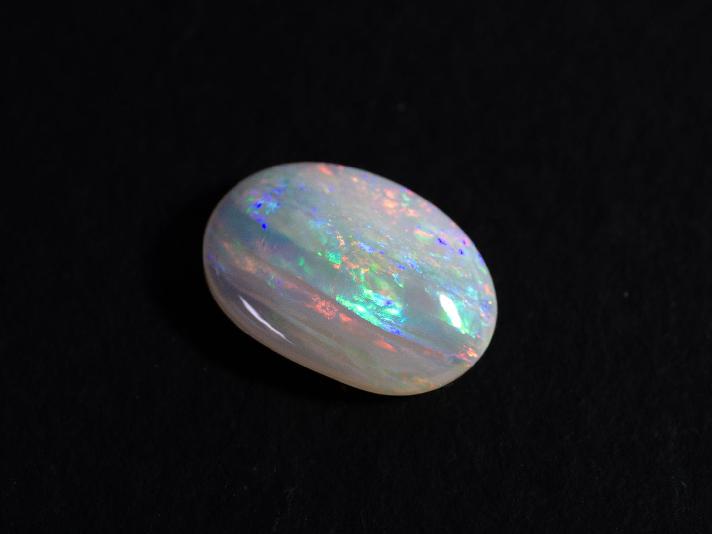 3.65 Carat Australian Vertical Seam White Crystal Opal Oval Cabochon Gemstone - Redpoint Jewelry 