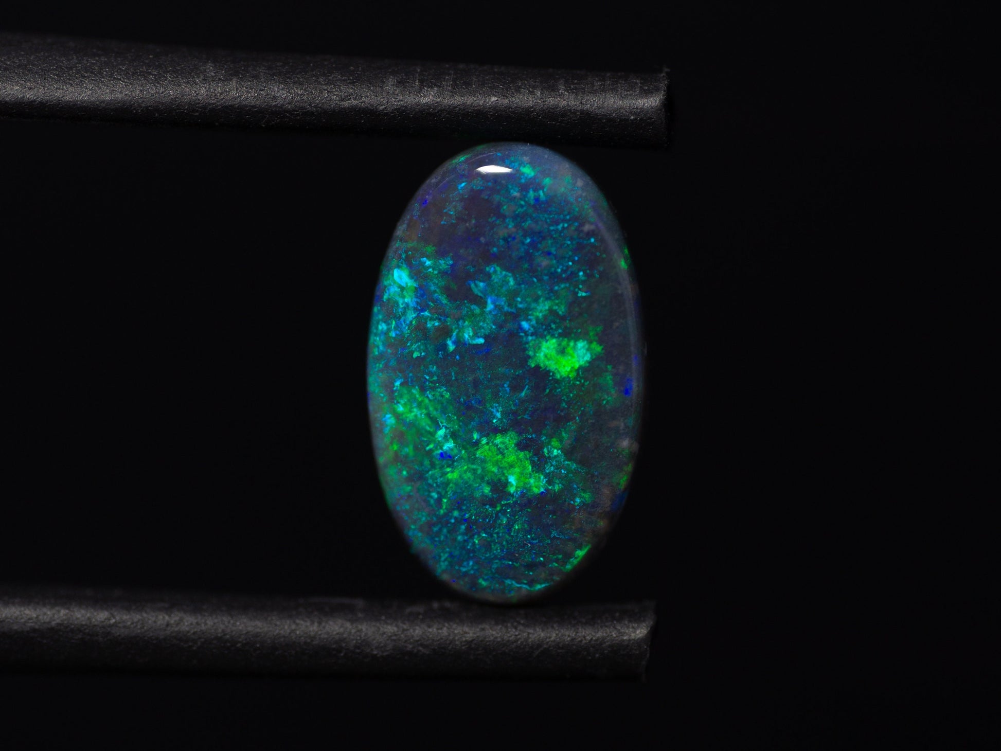 1.53 Carat Australian Black Opal Oval Cabochon Lightning Ridge - Redpoint Jewelry 