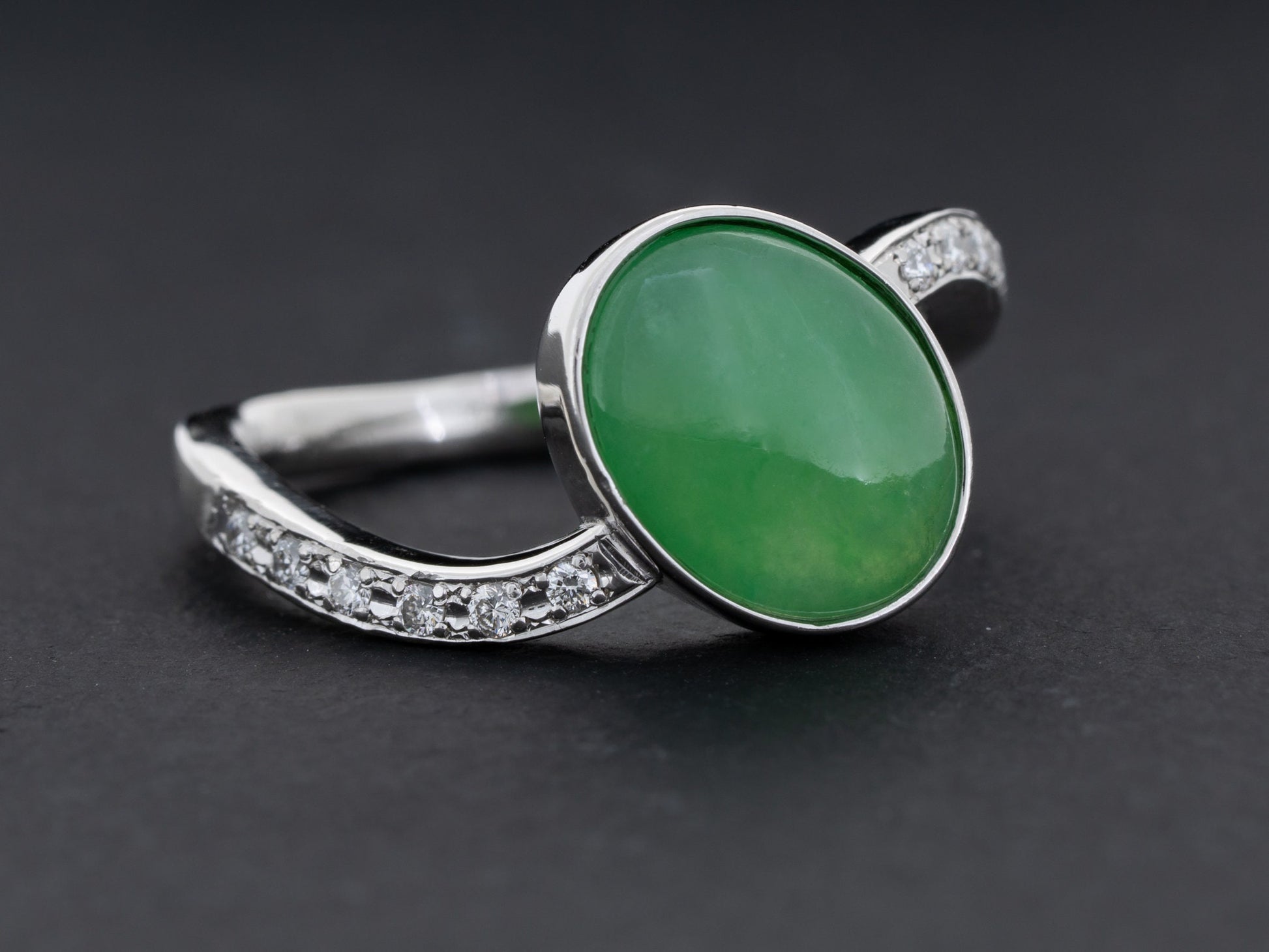 GIA Certified Type A Fei Cui Green Jade and Diamond Ring in Platinum - Redpoint Jewelry 