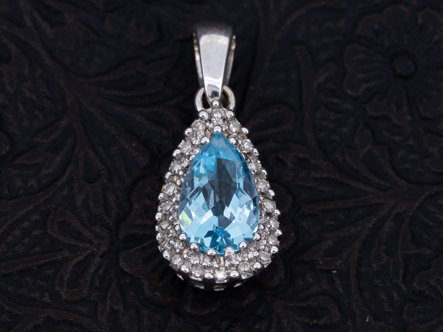 Solitaire Sky Blue Topaz & Diamond Pendant 14k White Gold - Redpoint Jewelry 