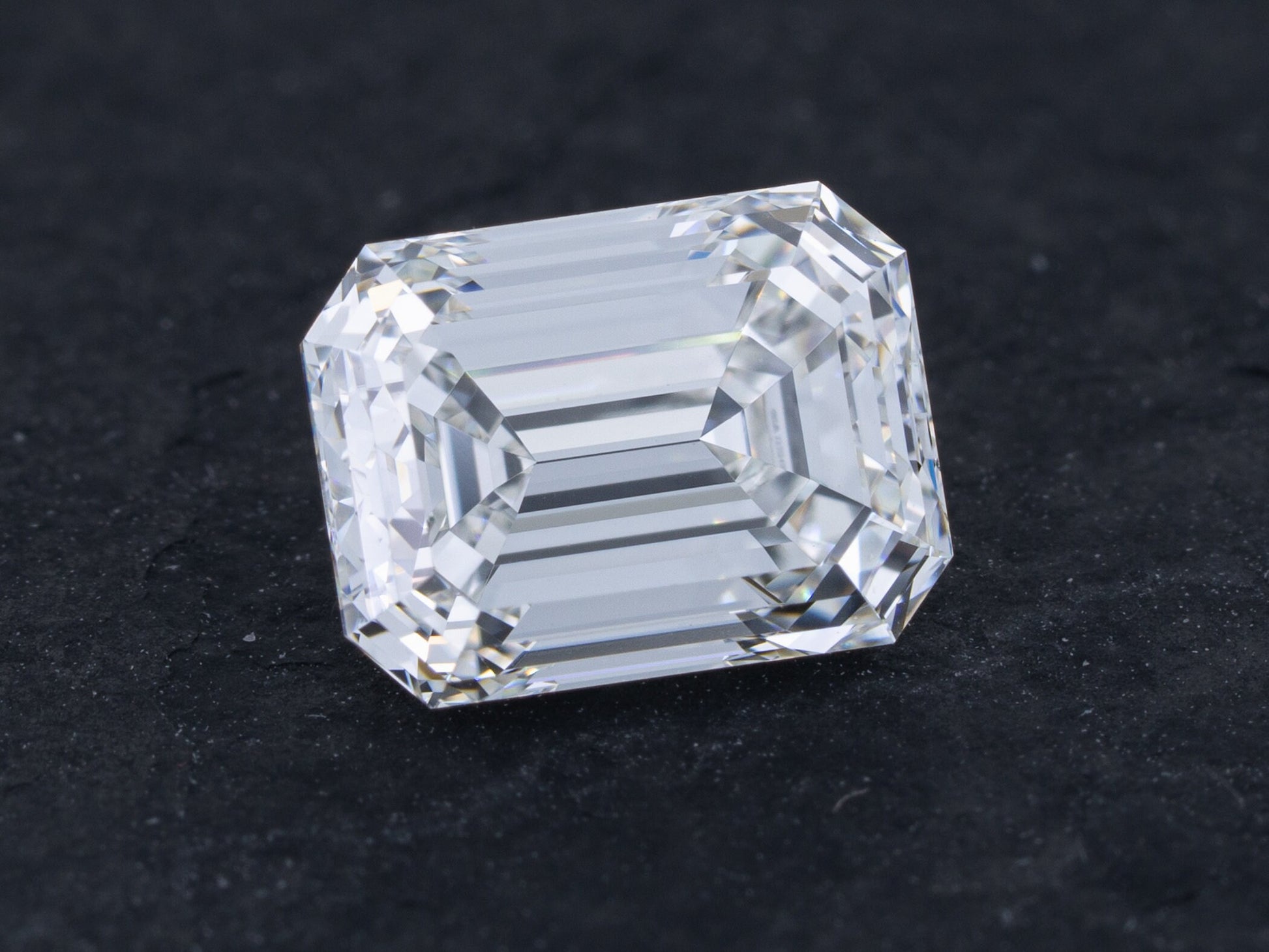 1.02ct GIA Certified Emerald Cut Natural Diamond VVS-2 Clarity H Color - Redpoint Jewelry 