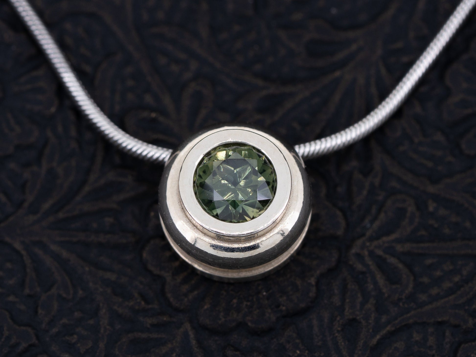 Solitaire Green Sapphire Pendant Necklace Natural Sapphire 14k White Gold - Redpoint Jewelry 