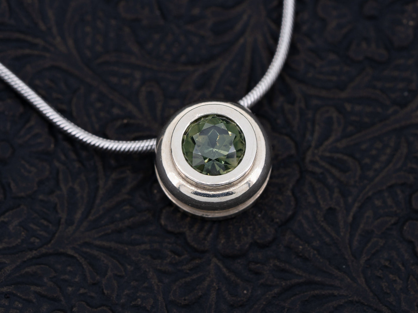 Solitaire Green Sapphire Pendant Necklace Natural Sapphire 14k White Gold - Redpoint Jewelry 