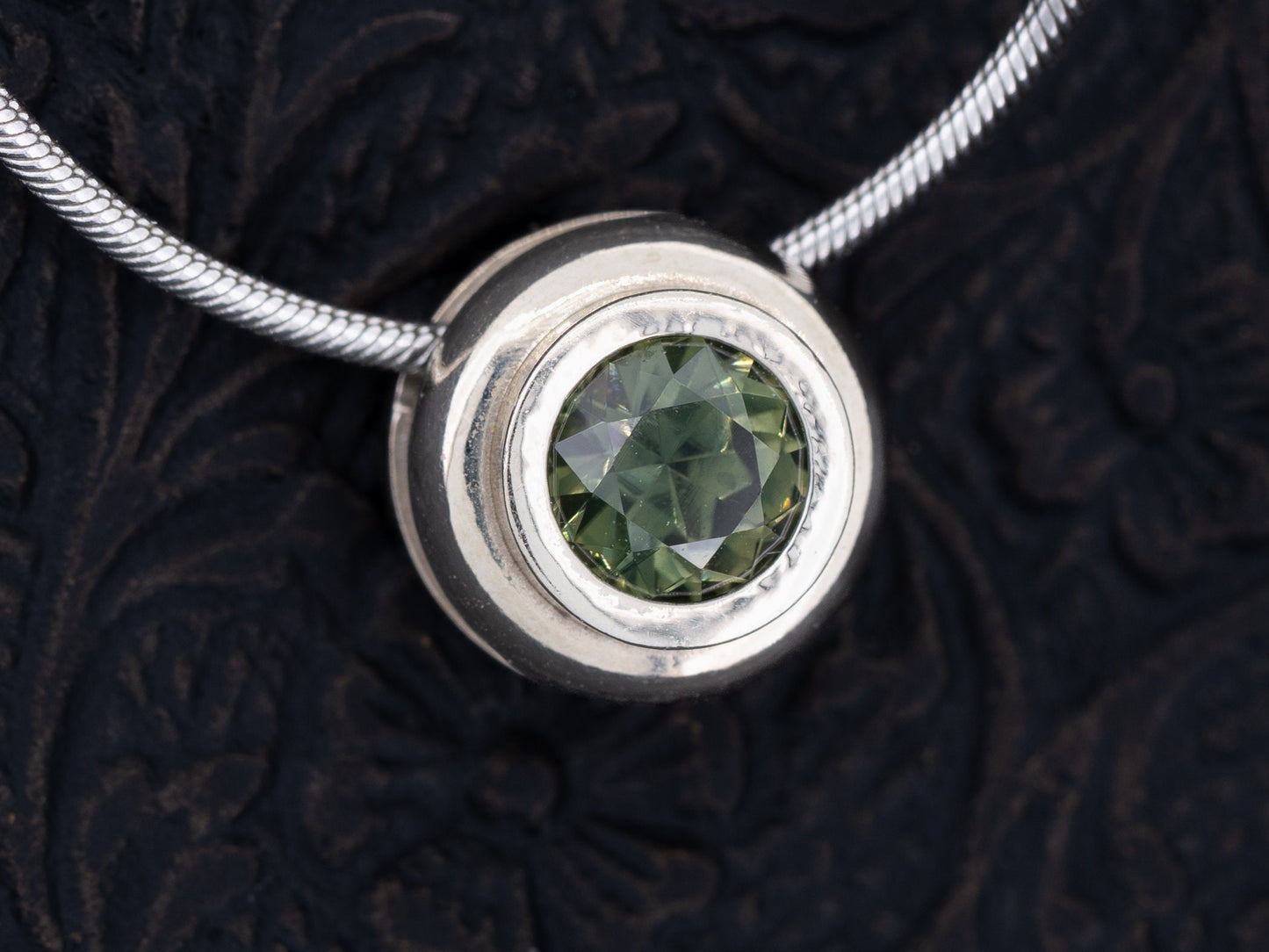 Solitaire Green Sapphire Pendant Necklace Natural Sapphire 14k White Gold - Redpoint Jewelry 