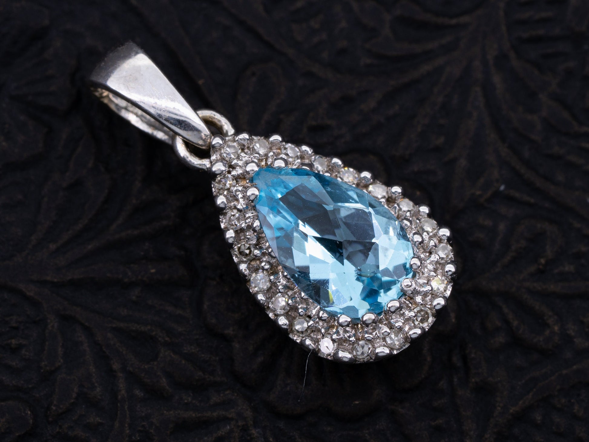 Solitaire Sky Blue Topaz & Diamond Pendant 14k White Gold - Redpoint Jewelry 