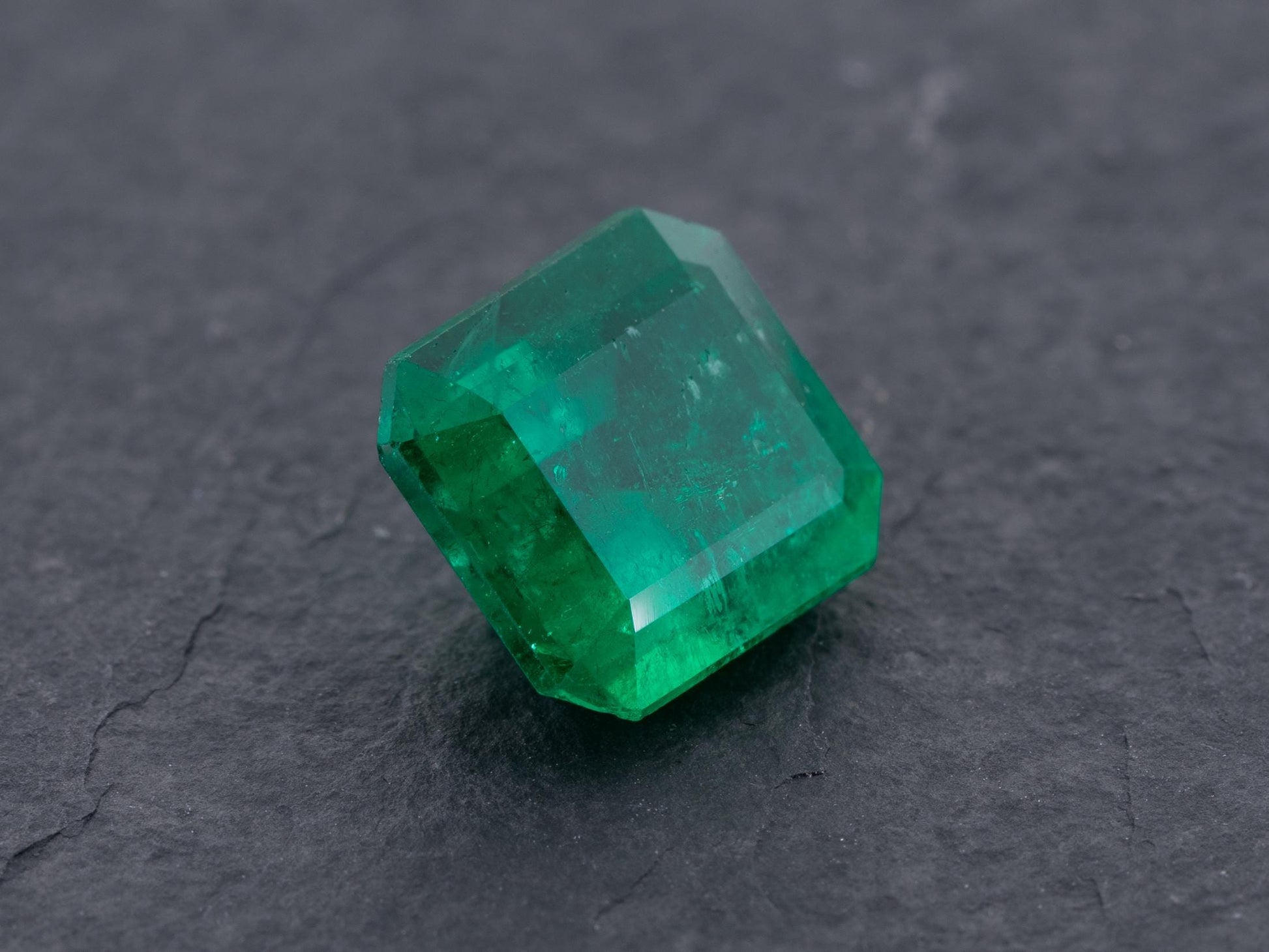 2.19ct GIA Certified Natural Colombian Emerald - Redpoint Jewelry 