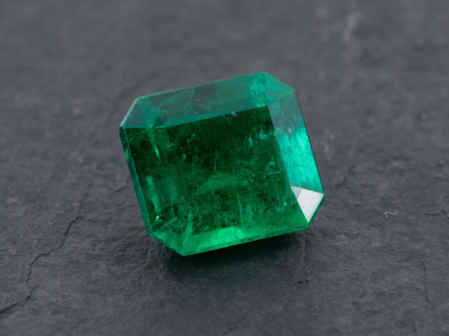 2.19ct GIA Certified Natural Colombian Emerald - Redpoint Jewelry 