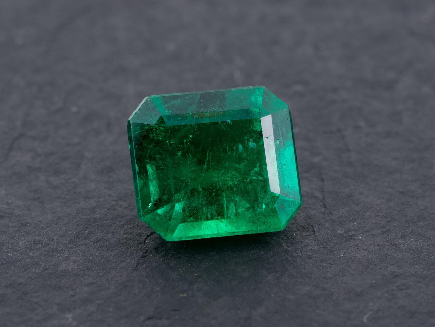 2.19ct GIA Certified Natural Colombian Emerald - Redpoint Jewelry 