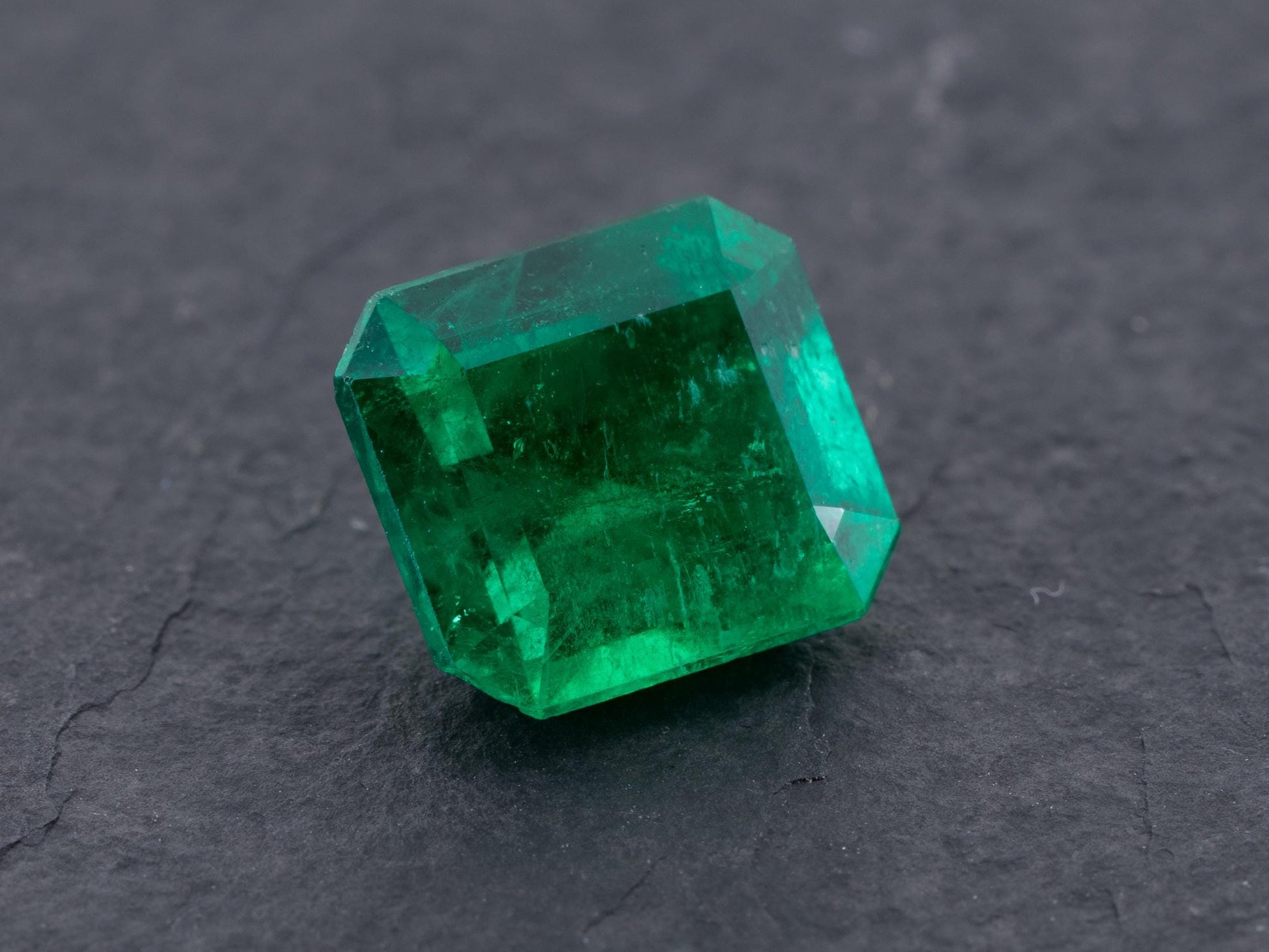 2.19ct GIA Certified Natural Colombian Emerald - Redpoint Jewelry 