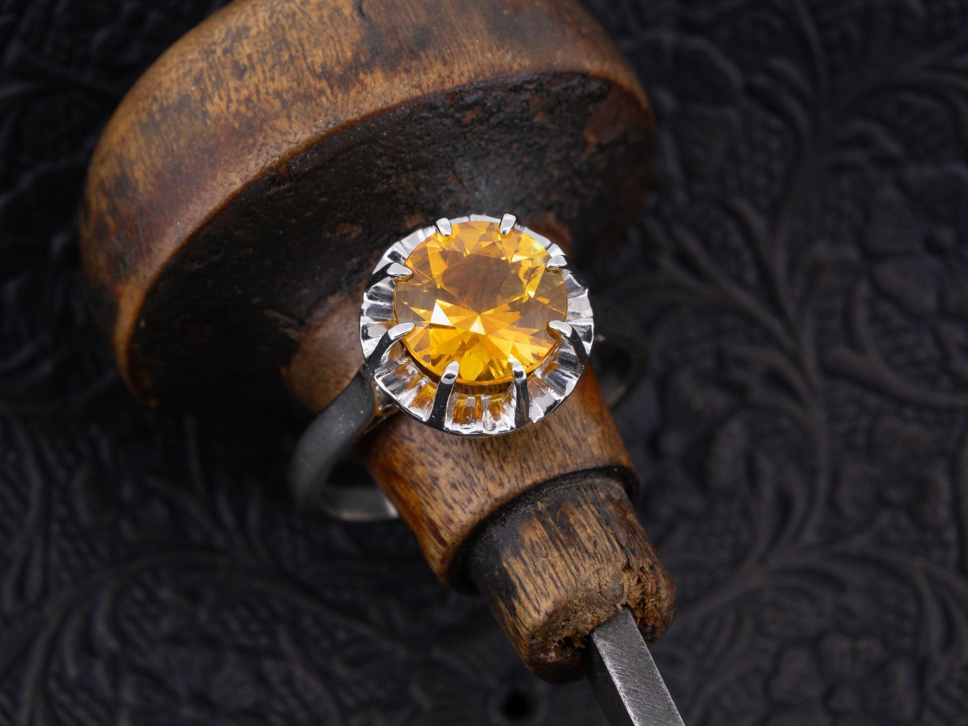 GIA Certified 2.88ct Orange Natural Sapphire Vintage Art Deco Solitaire Ring 18k White Gold - Redpoint Jewelry 
