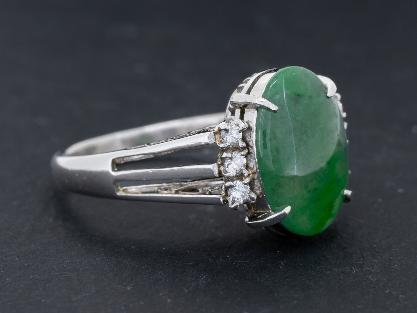 GIA Certified Type A Fei Cui Green Jade and Diamond Ring in Platinum - Redpoint Jewelry 