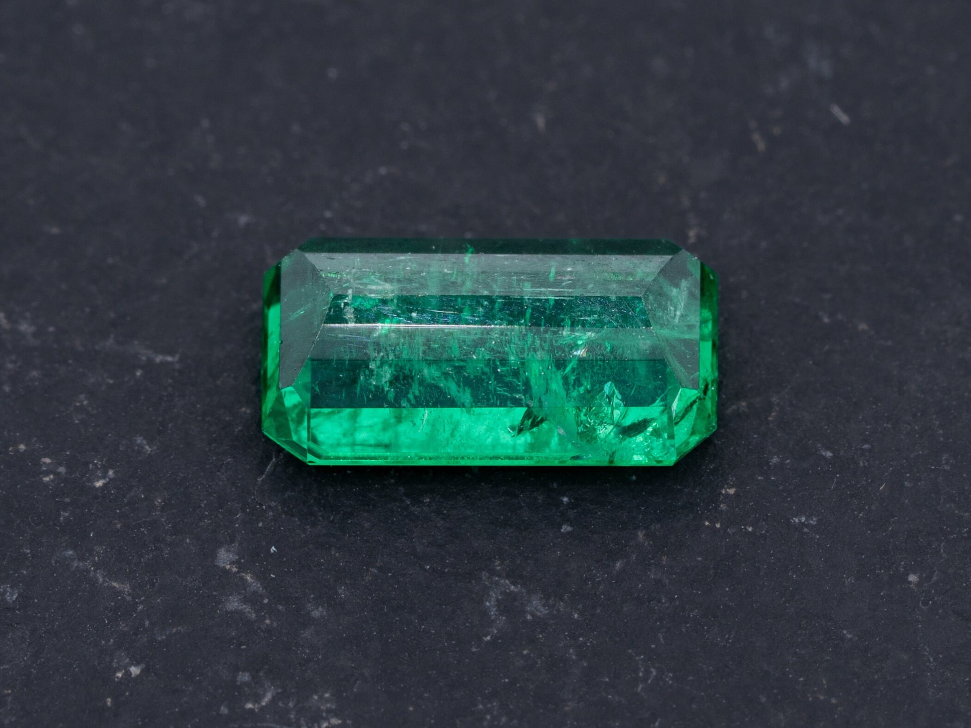 1.04ct GIA Certified Natural Emerald Vivid Green - Redpoint Jewelry 