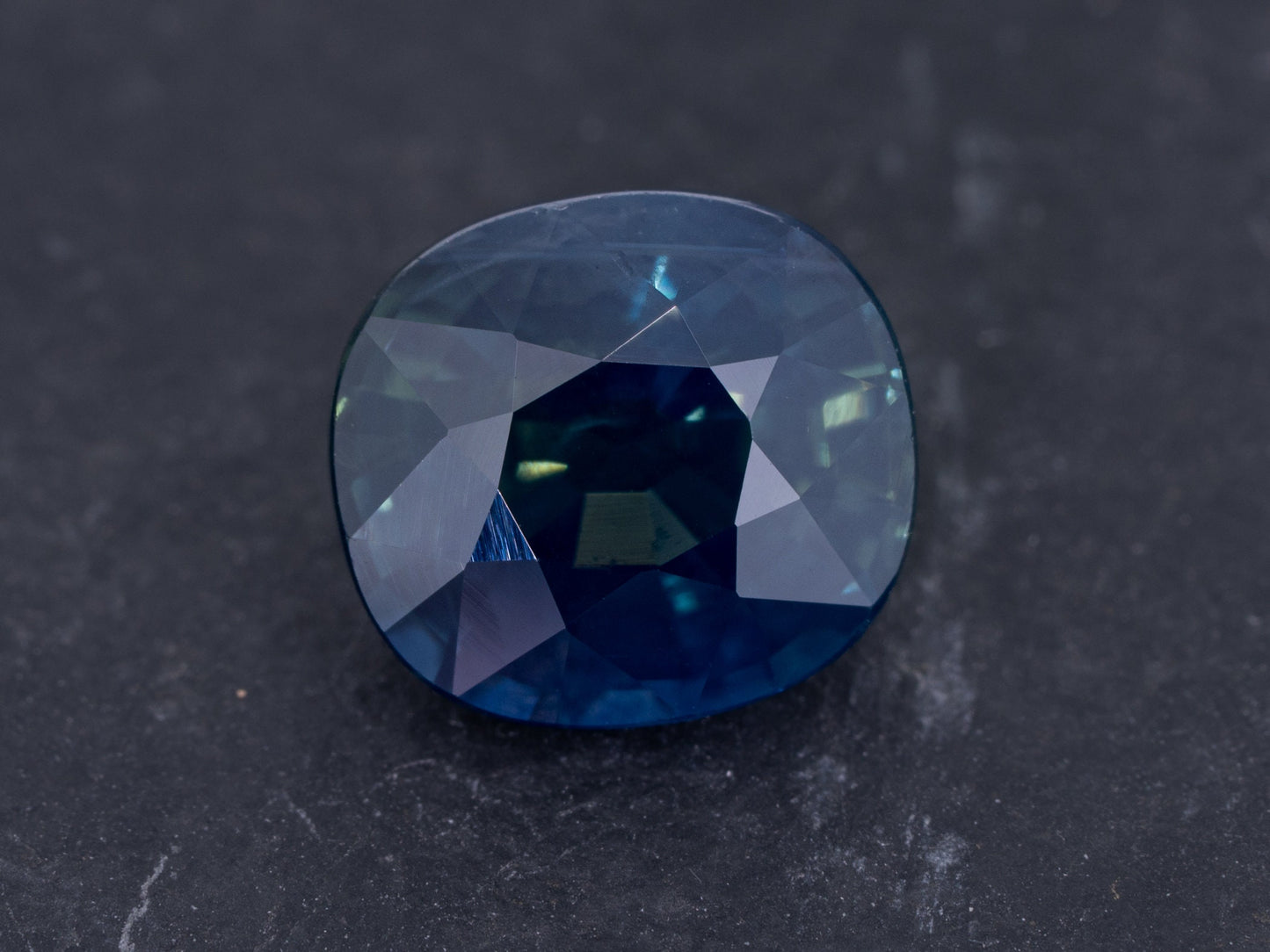 1.89ct GIA Certified Blue Unheated Natural Sapphire - Redpoint Jewelry 