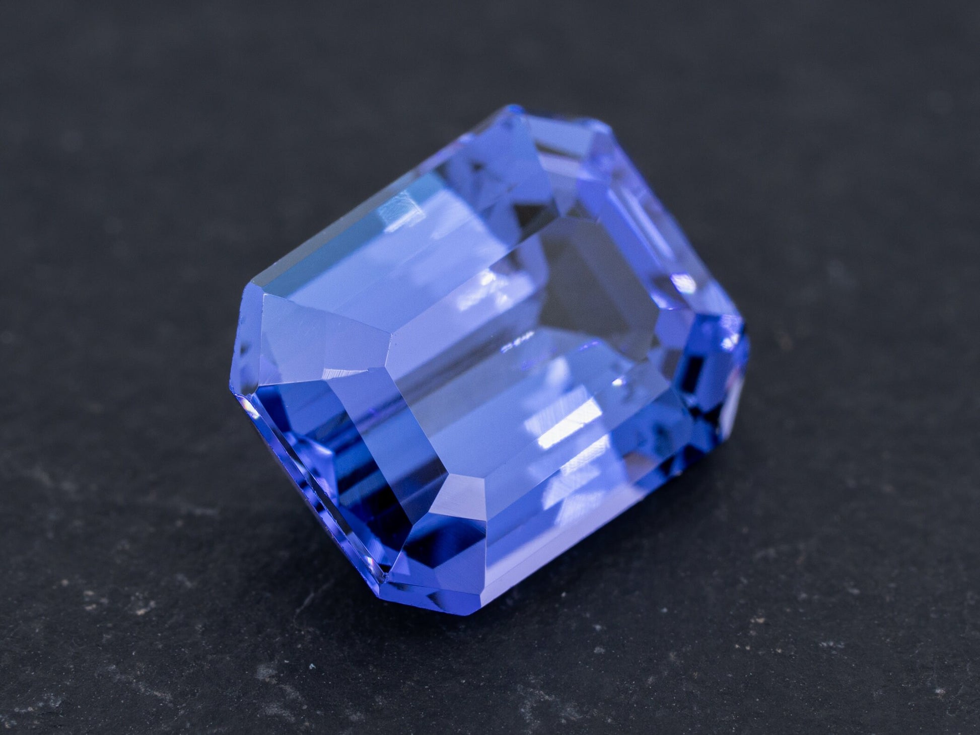 3.52ct Blue Natural Tanzanite Emerald Cut - Redpoint Jewelry 