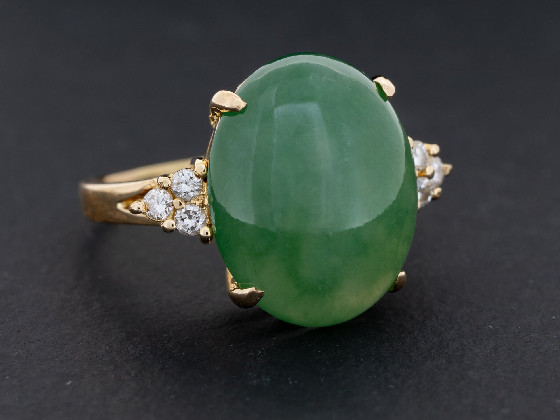 GIA Certified Type A Fei Cui Green Jade and Diamond Ring in 18k Gold - Redpoint Jewelry 