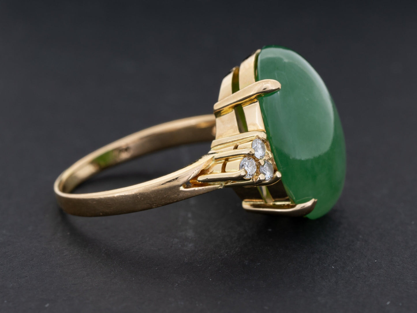 GIA Certified Type A Fei Cui Green Jade and Diamond Ring in 18k Gold - Redpoint Jewelry 