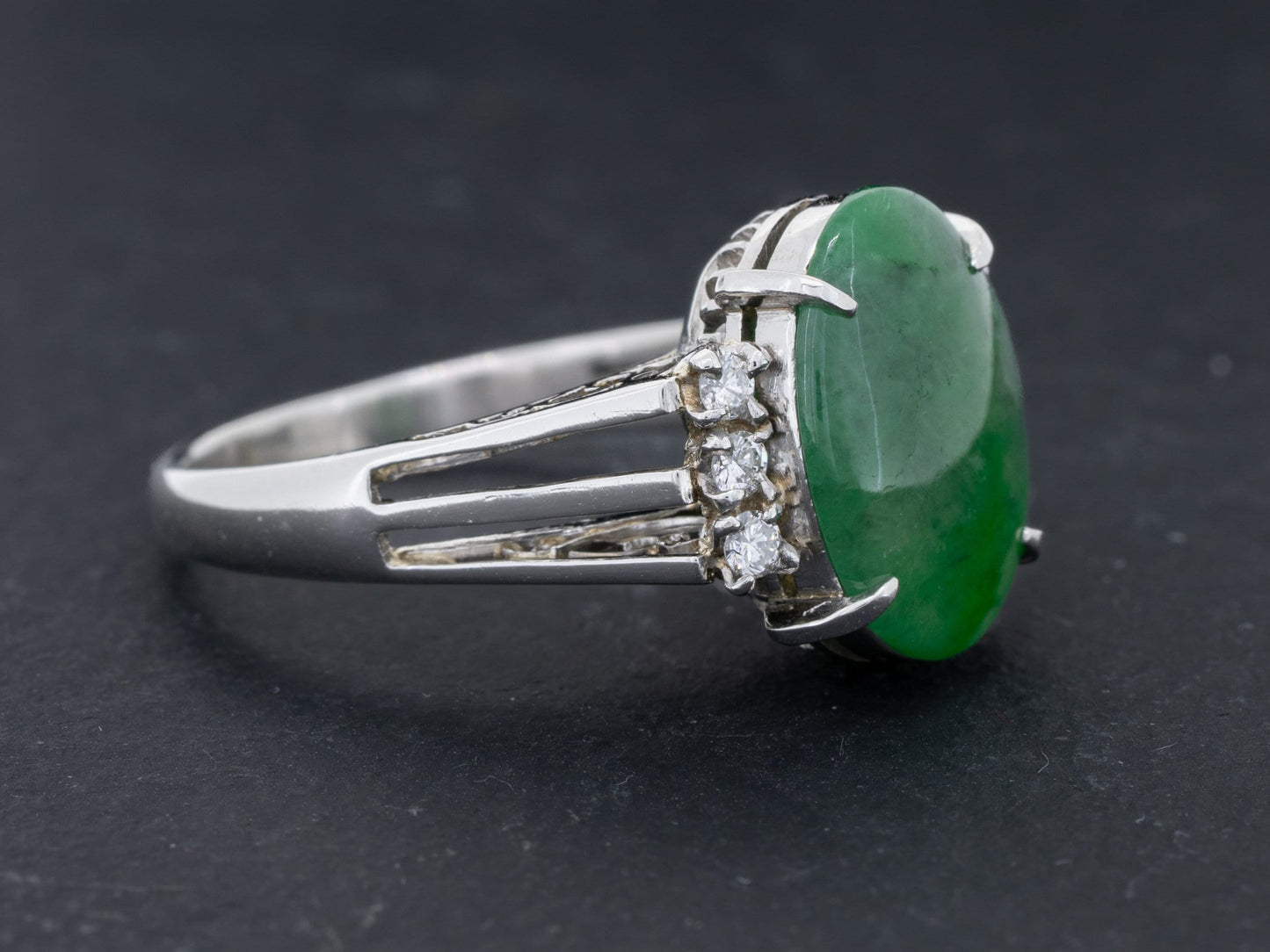 GIA Certified Type A Fei Cui Green Jade and Diamond Ring in Platinum - Redpoint Jewelry 