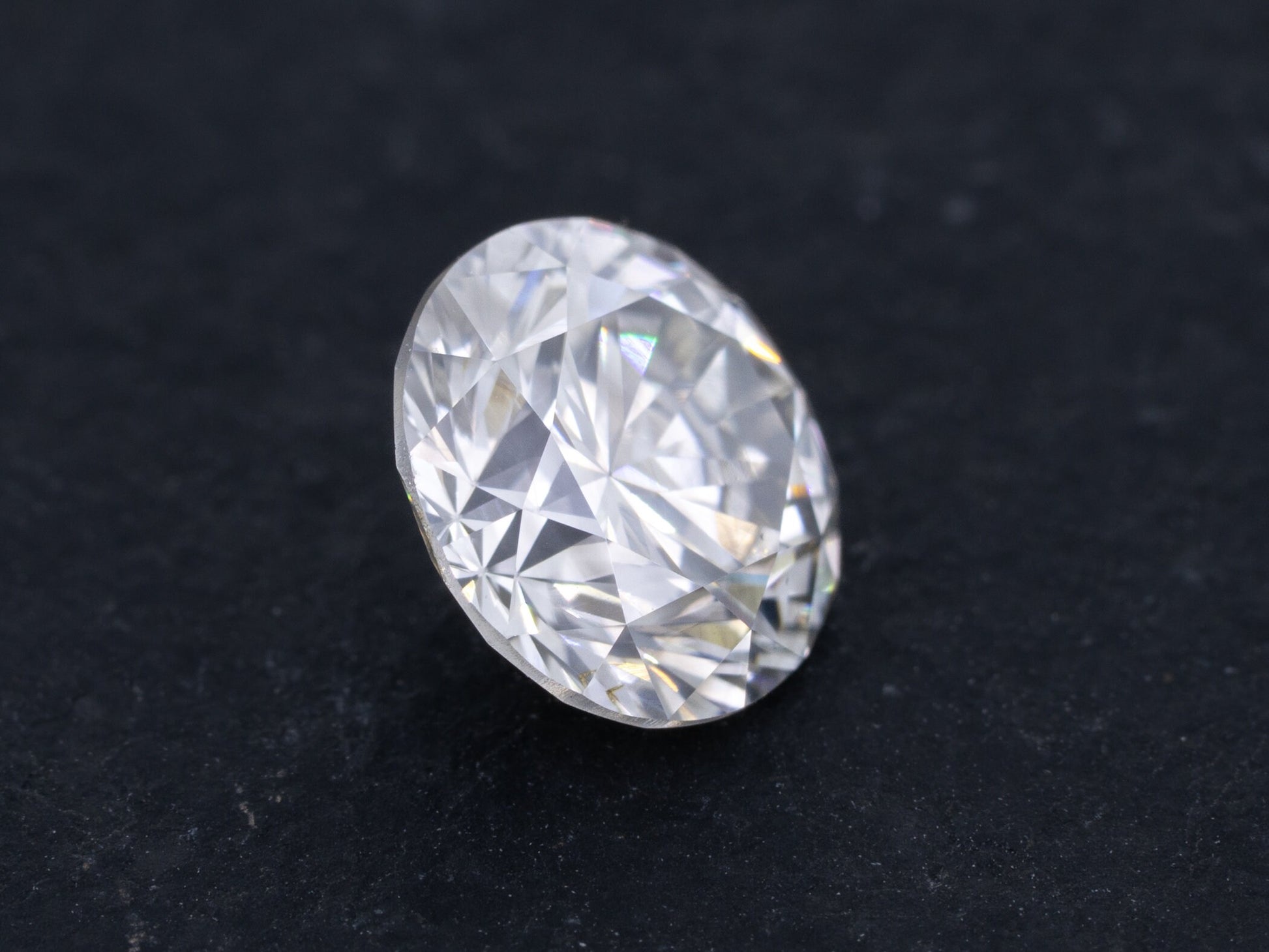 1.00ct GIA Certified Natural Colored Diamond Very Light Gray Color SI-2 Clarity Round Brilliant - Redpoint Jewelry 