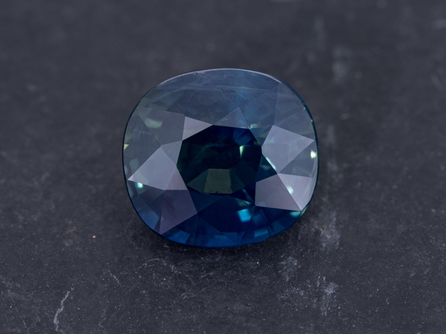 1.89ct GIA Certified Blue Unheated Natural Sapphire - Redpoint Jewelry 