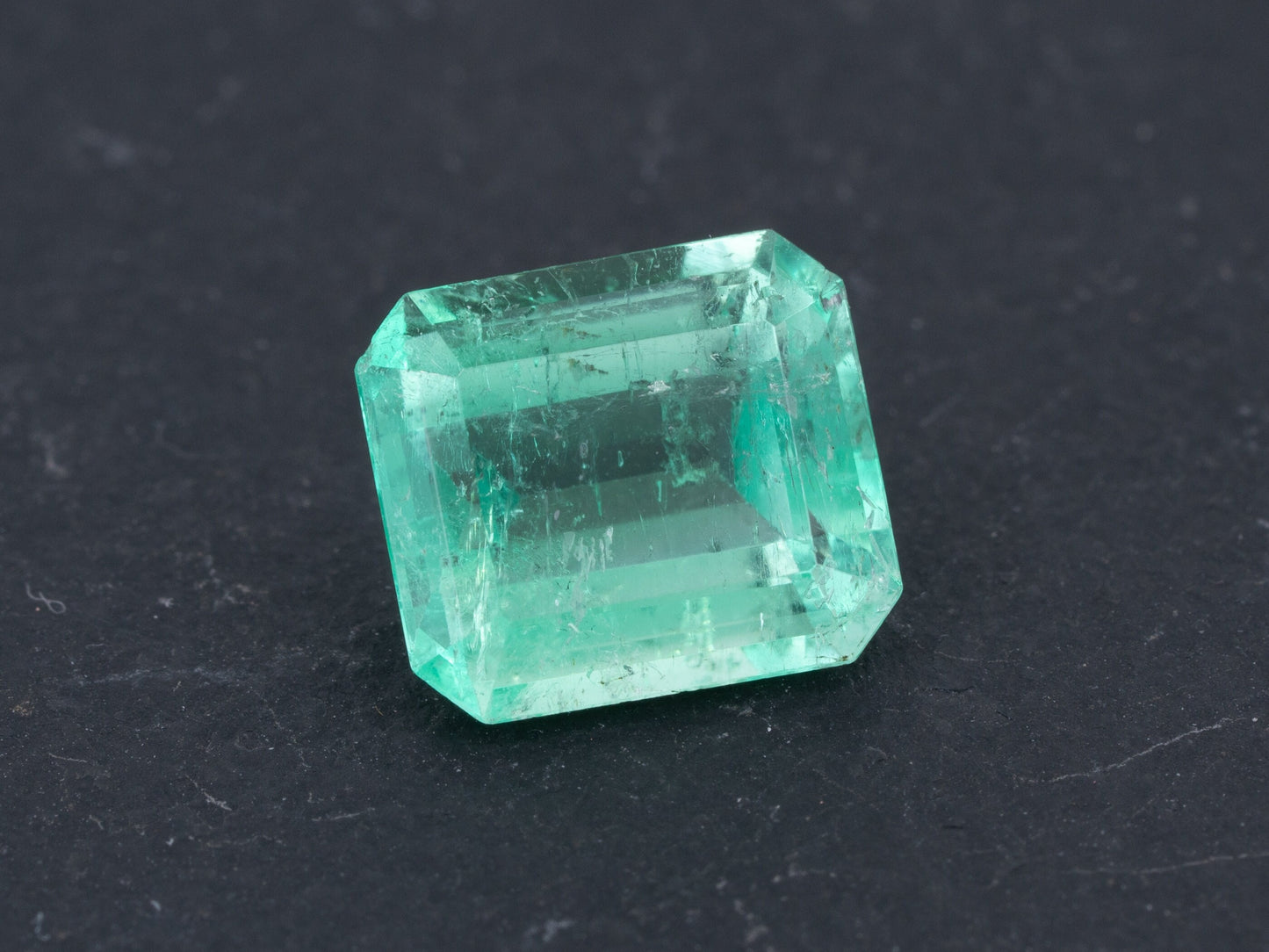 2.30ct GIA Certified Natural Colombian Emerald - Redpoint Jewelry 